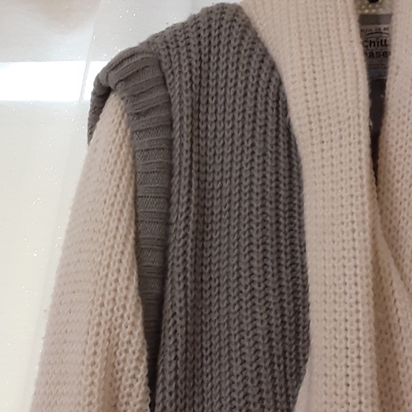 Winter jacket w/ scarf - Picture 4 of 13